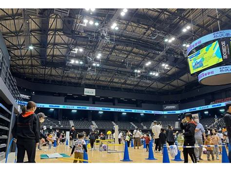 Xebio Arena Fukui! En moderna multifunktionella arena med fantastisk arkitektur och en pulserande atmosfär.